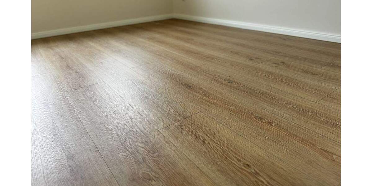 Erstbezug, helle 3 Zimmer-ETW mit Loggia, Fußbodenheizung, 95 qm Wfl. 122 qm Grundfläche, offene Besichtigung Sonntag, 18.1. von 11.30 bis 13 Uhr 3 zimmer