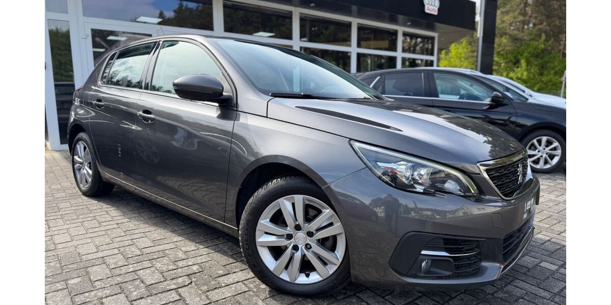 Peugeot 308 186.000 km 8.490 &euro; Bad Saarow 15526