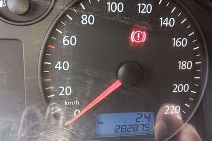 VW T5 Caravelle 283.000 km 4.280 € Ramberg 76857