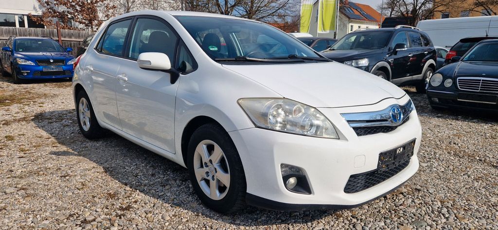Toyota Auris 165.613 km 7.299 &euro; Fürstenfeldbruck 82256