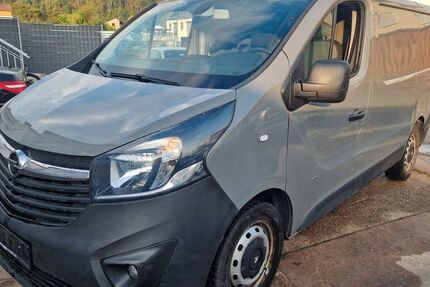 Opel Vivaro 245.000 km 6.500 &euro; ERLENBACH AM MAIN 63906