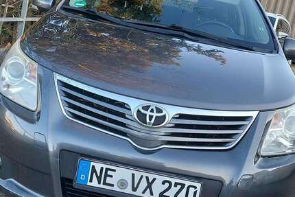Toyota Avensis 276.300 km 4.400 &euro; Neuss 41469