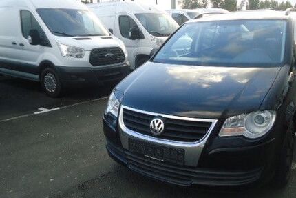 VW Touran 226.600 km 4.690 € Paderborn 33104