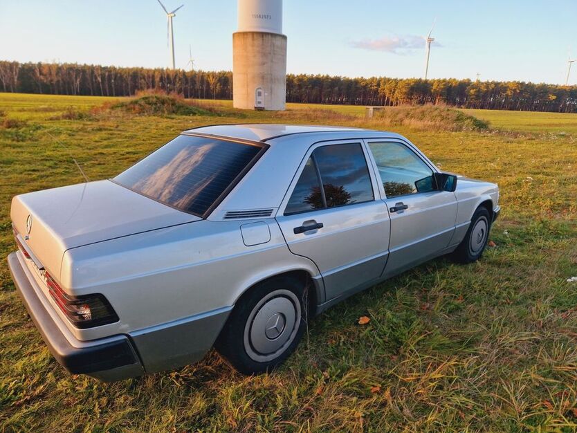 Mercedes-Benz 190 265.757 km 4.000 € Berlin 12439