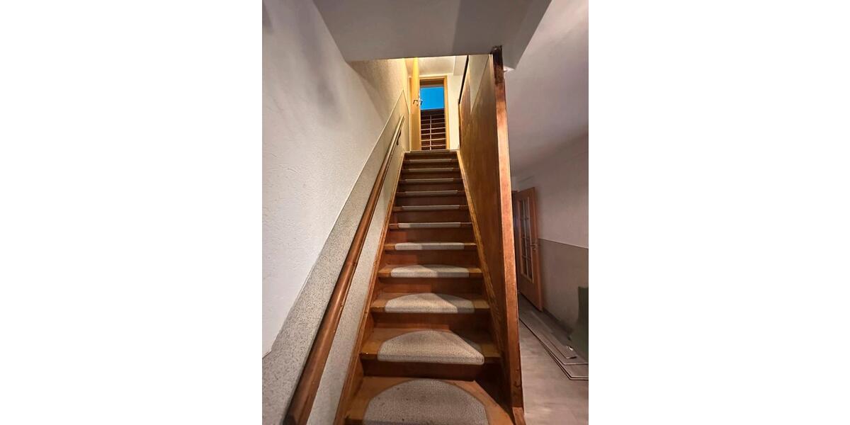 Doppelhaushälfte - 8 Zimmer, 110 m&sup2;, 97.999&euro; | Angebot:27002053
