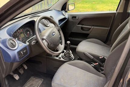 Ford Fiesta 196.142 km 900 &euro; Würzburg 97084
