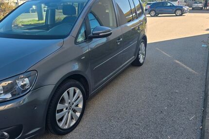 VW Touran 135.000 km 9.200 € Nürnberg 90431
