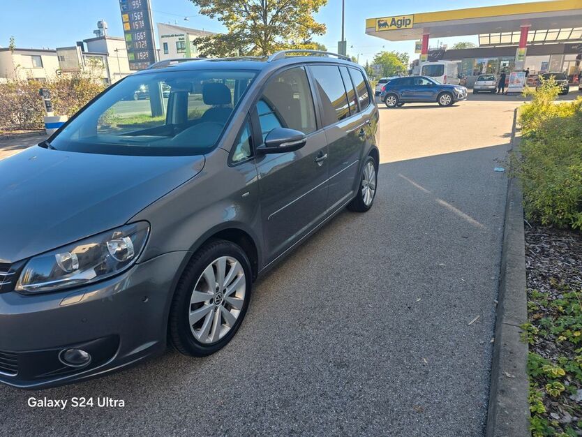 VW Touran 135.000 km 9.200 € Nürnberg 90431