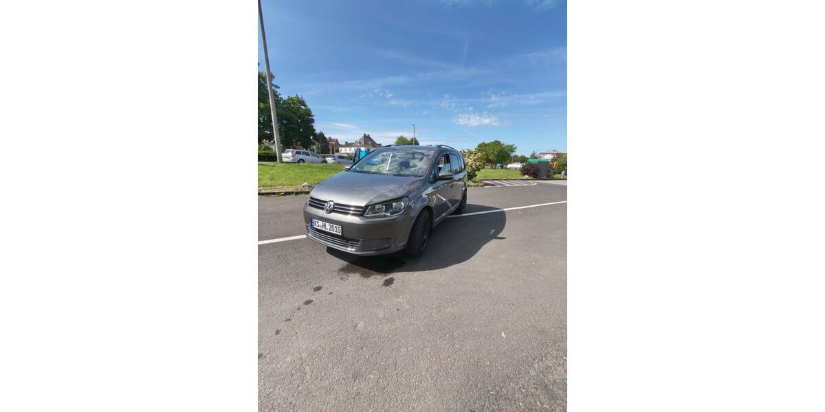 VW Touran 218.000 km 6.199 &euro; Kassel 34123