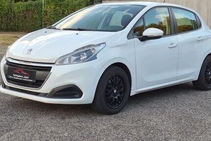 Peugeot 208 200.000 km 2.799 &euro; Jülich 52428