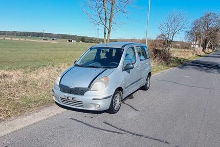 Toyota Yaris 165.776 km 1.650 &euro; Berlin 13629