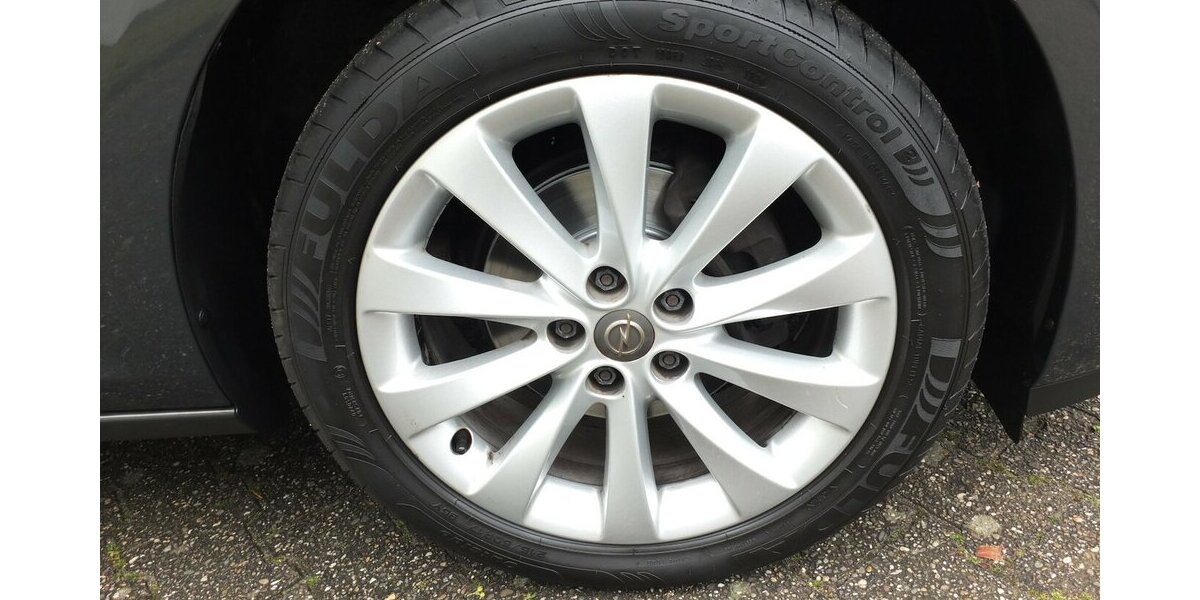 Opel Astra ACTIVE KLIMAANLAGE 17ZOLL LMF TEMPOMAT 92.855 km 6.904 &euro; Köln 50858