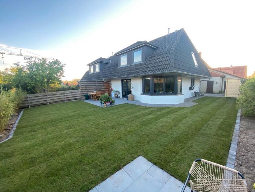 Doppelhaushälfte mit Garten und Carport