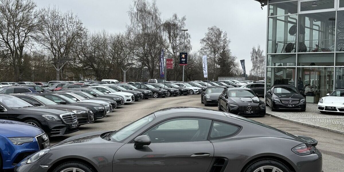 Porsche Cayman 718 KAMERA/NAVIGATION/SITZHEIZUNG 14.510 km 59.900 &euro; Villingen-Schwenningen 78054