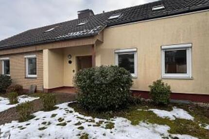 DOMIZIL MIT EINLIEGERWOHNUNG, GARTEN & POTENZIAL - Haus Uslar | Angebot:25285629