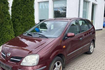 Nissan Almera Tino