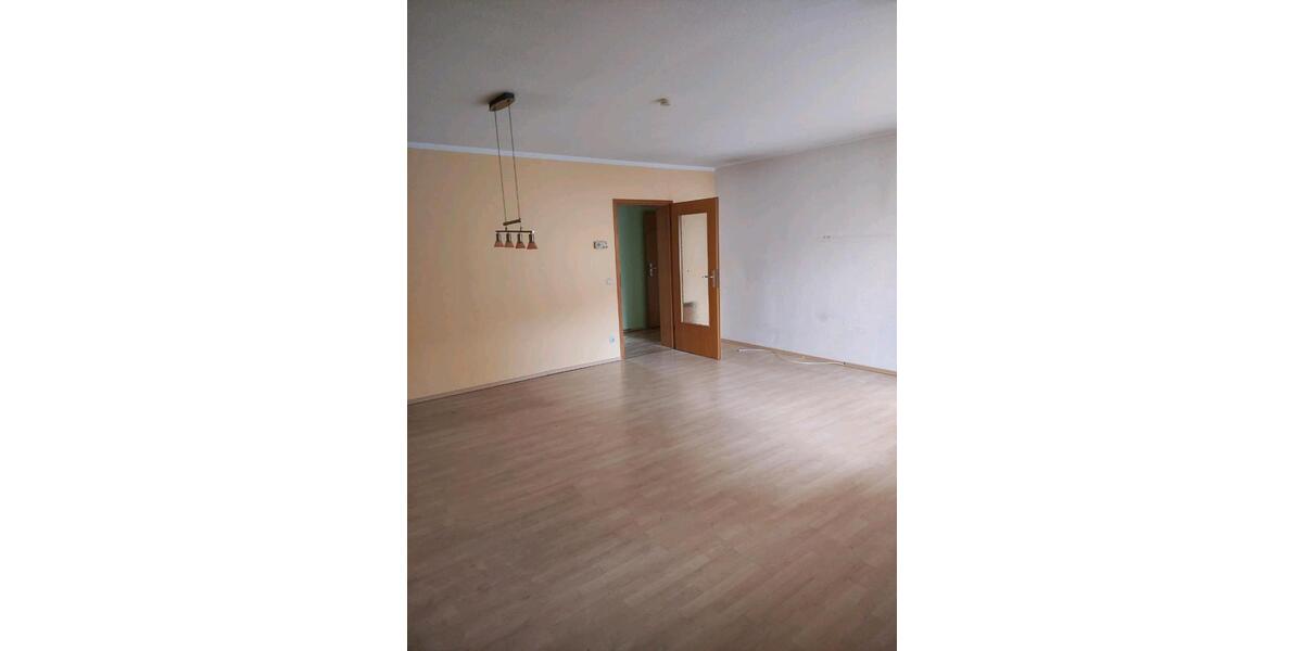 Etagenwohnung Zwickau Auerbach - 4 Zimmer, 98 m&sup2;, 110.000&euro; | Angebot:24486561