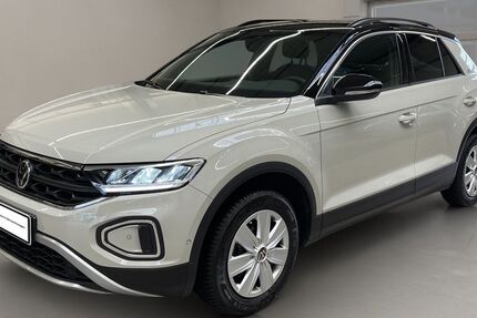 VW T-Roc 7.756 km 27.989 &euro; Krefeld 47805