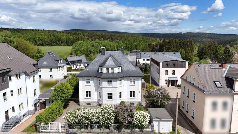 Haus zum Kaufen in Grünhain-Beierfeld 350.000 € 280 m²