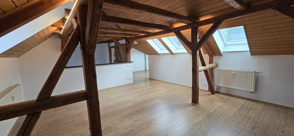 NEU sanierte 3-Raum Wohnung mit neuer Einbauküche im Stadtzentrum von Treuen 3 zimmer