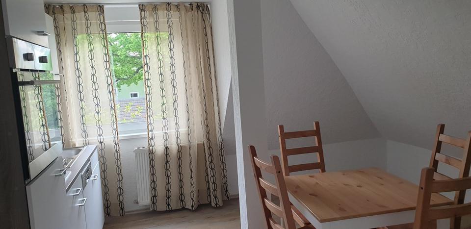 Dachgeschoßwohnung Berlin Reinickendorf - 2 Zimmer, 45 m&sup2;, 1.200&euro; | Angebot:25477896