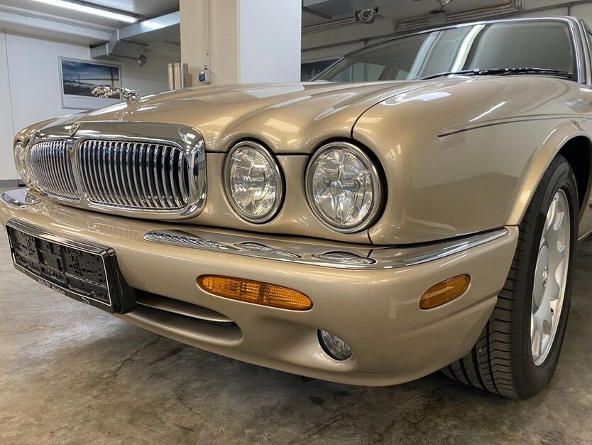 Jaguar XJ8 99.500 km 20.250 € Babenhausen 87727