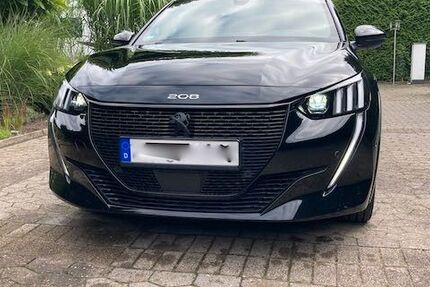 Peugeot 208 27.500 km 16.900 &euro; Detmold 32760