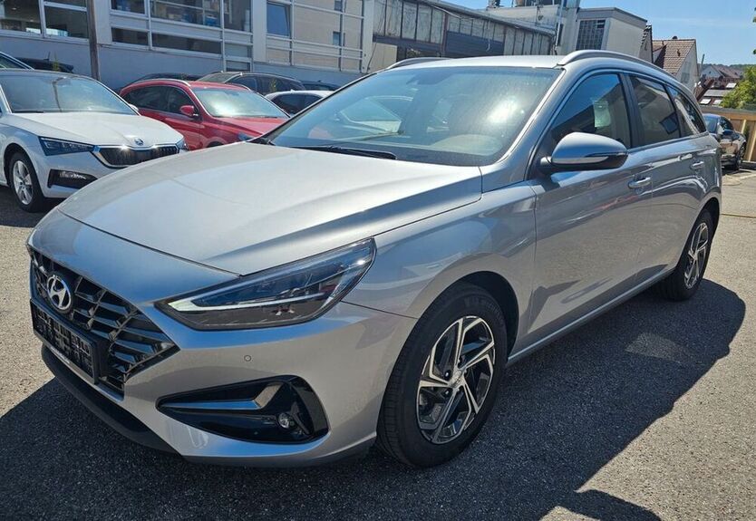 i30