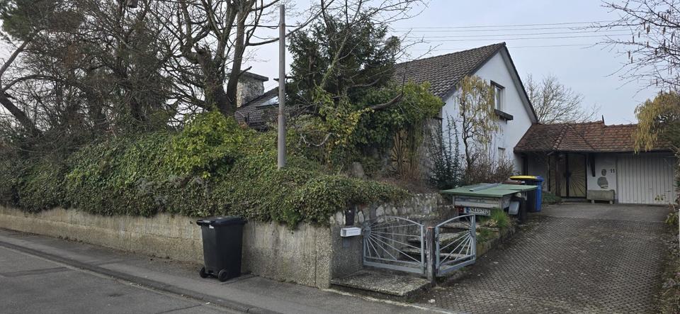 Einfamilienhaus Aach - 6 Zimmer, 220 m&sup2;, 2.000&euro; | Angebot:25420869