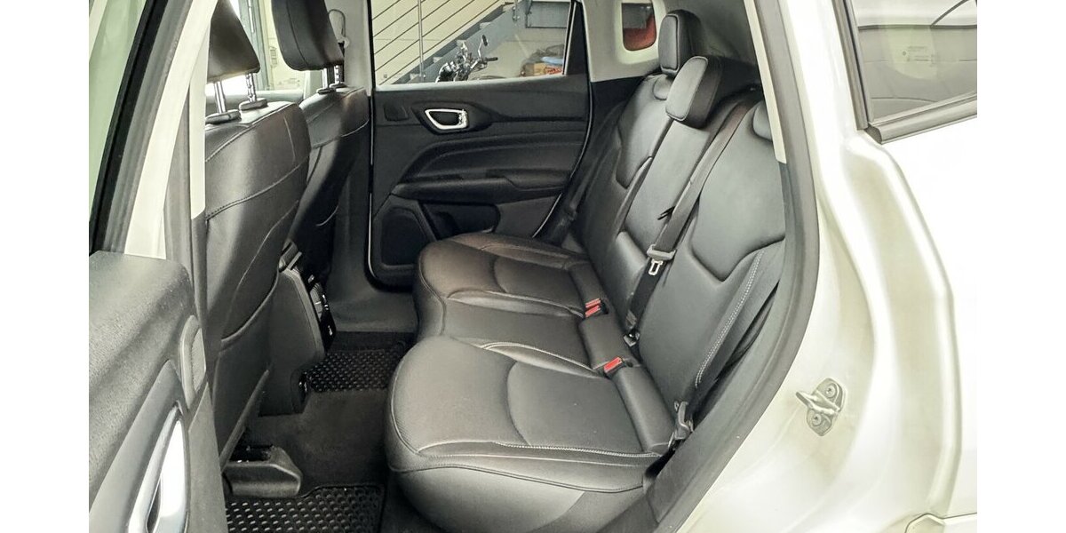Jeep Compass S Plug-IN Hybrid 4WD 1.Hand Anhängerkplg 61.880 km 24.820 &euro; Lich 35423