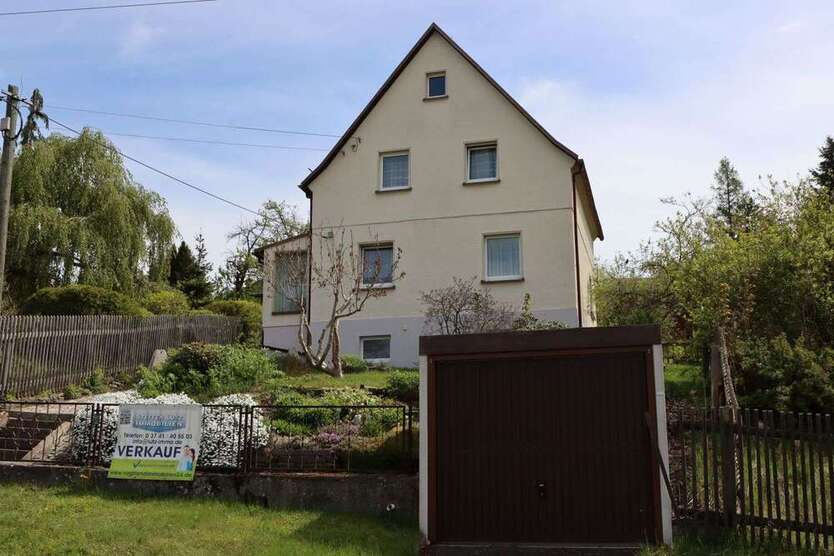 Haus zum Kaufen in Weischlitz 98.000 € 77 m²