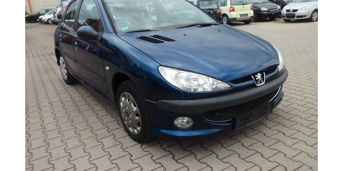 Peugeot 206 122.000 km 1.999 &euro; Boizenburg 19258