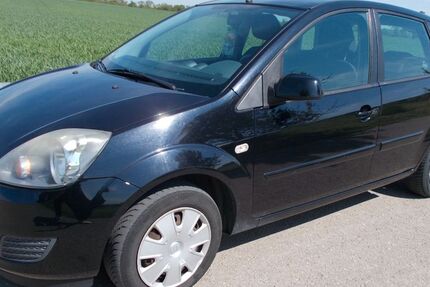 Ford Fiesta 192.000 km 2.300 € Tübingen 72076