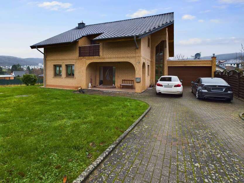 Haus zum Kaufen in Heimbach Hasenfeld 485.000 € 226 m²