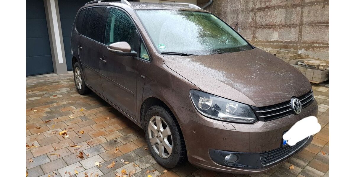VW Touran 124.000 km 8.500 &euro; Velden 84149