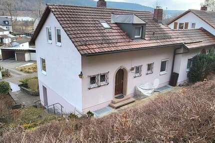Haus Tuttlingen - 5 Zimmer, 119 m&sup2;, 300.000&euro; | Angebot:26384462