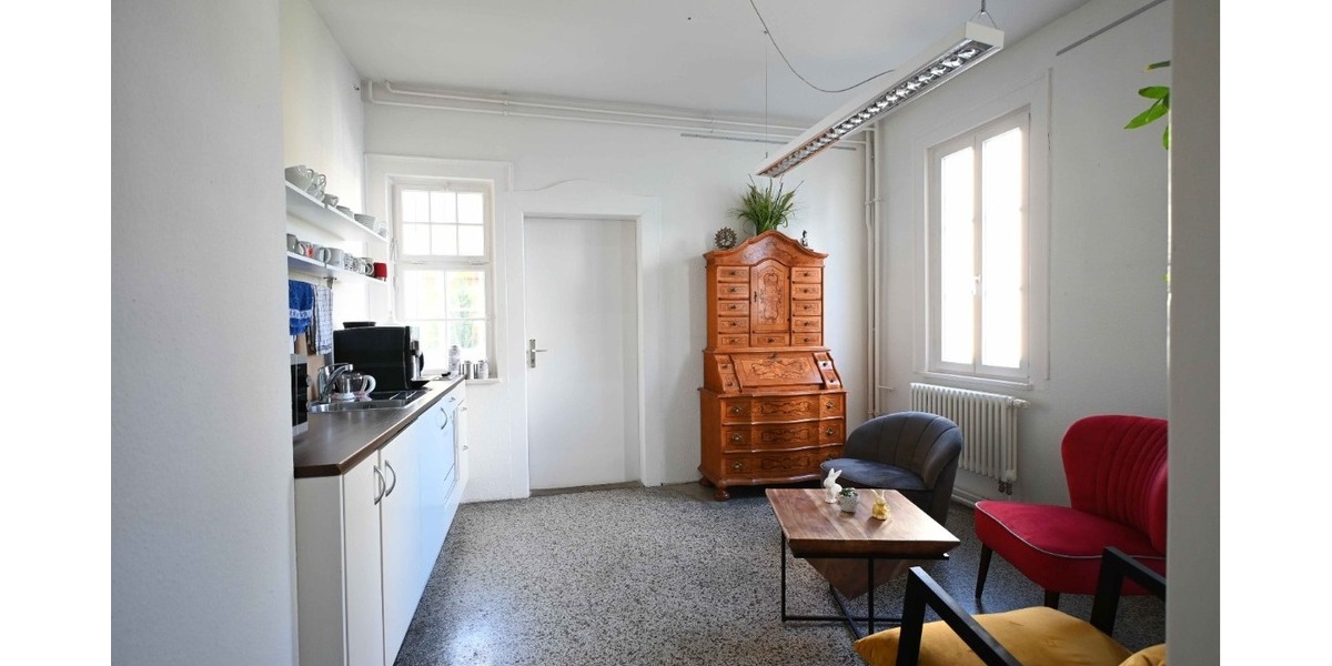 Erdgeschosswohnung, derzeit als Büro genutzt, in Vaihingen zu verkaufen. - Erdgeschoßwohnung Vaihingen Vaihingen-Stadt | Angebot:26632121