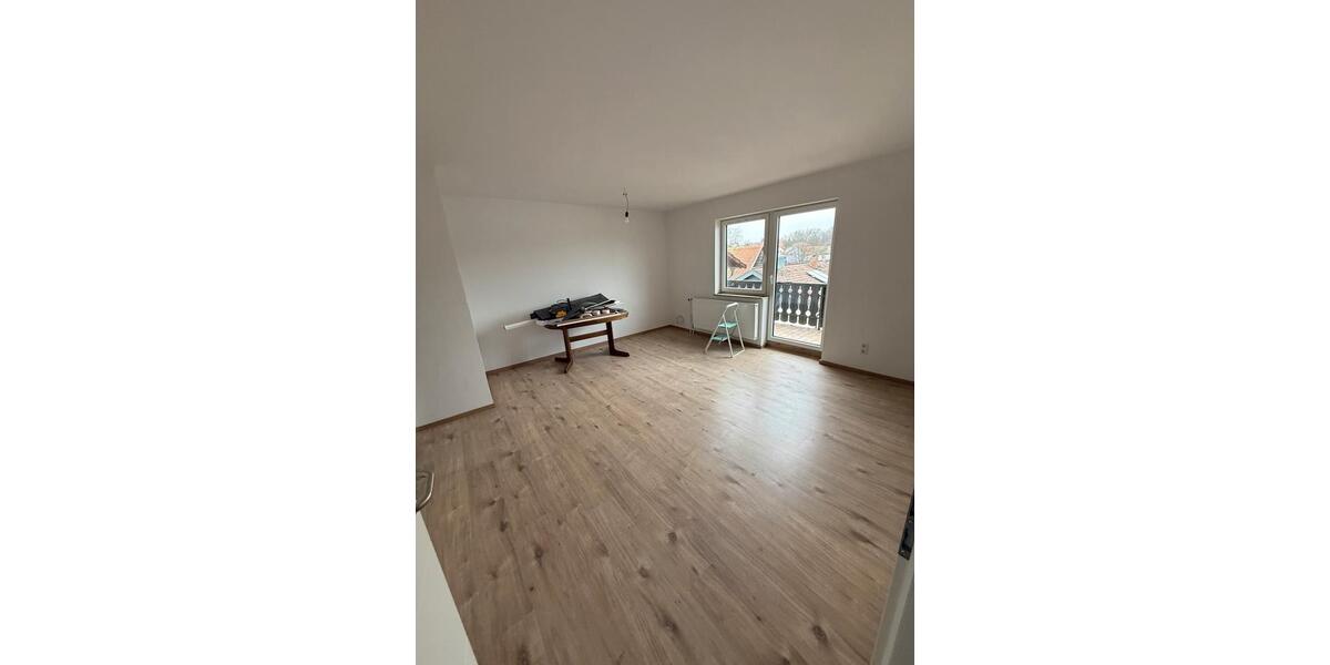 Etagenwohnung Erbach - 5 Zimmer, 130 m&sup2;, 1.500&euro; | Angebot:24659923