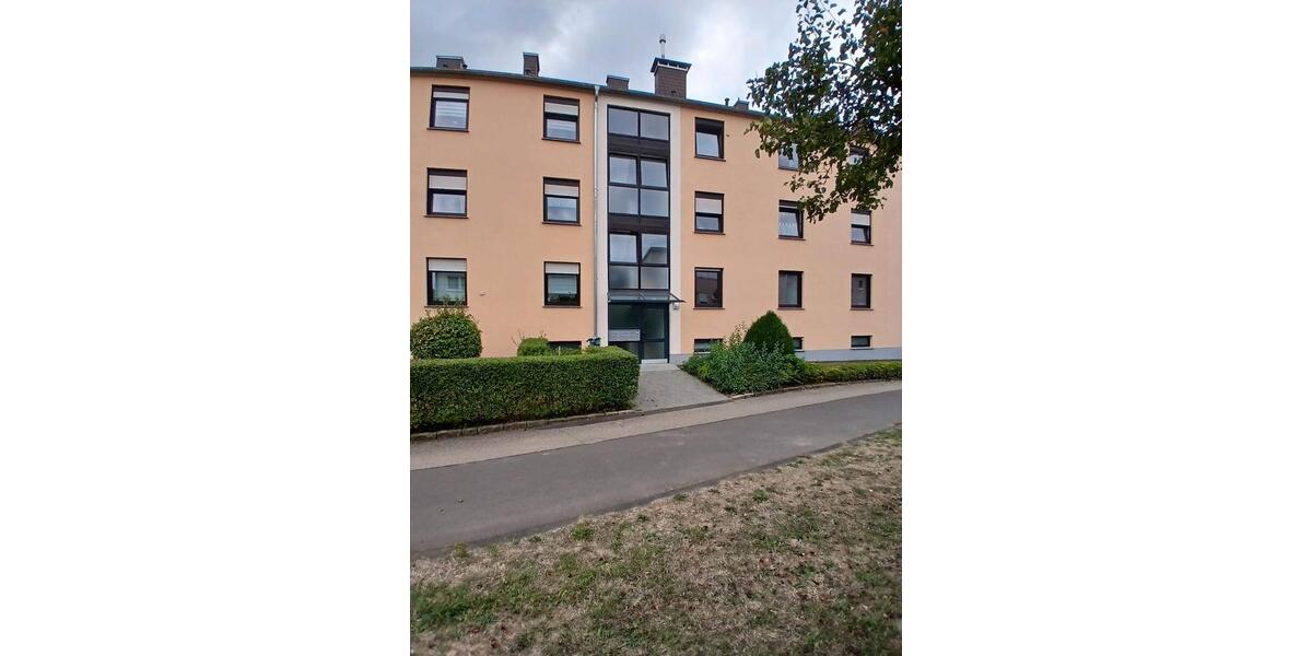 Hochparterre Trier Kürenz - 4 Zimmer, 94 m&sup2;, 449.000&euro; | Angebot:27442444