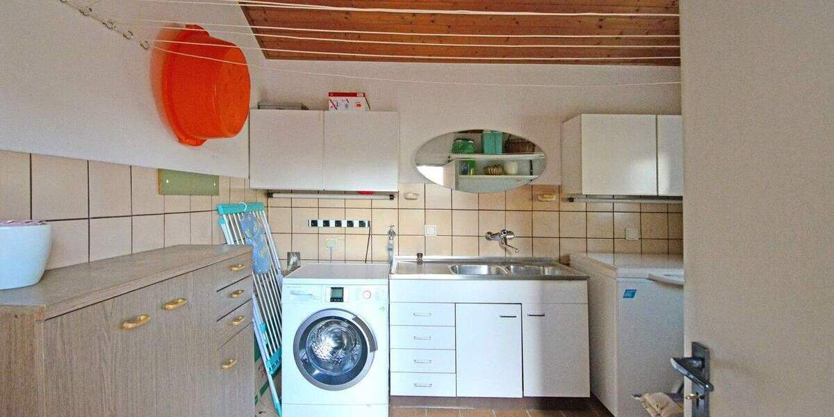 Mehrfamilienhaus, Wohnhaus Hofgeismar / Hombressen Hombressen - 9 Zimmer, 245 m&sup2;, 330.000&euro; | Angebot:25246013