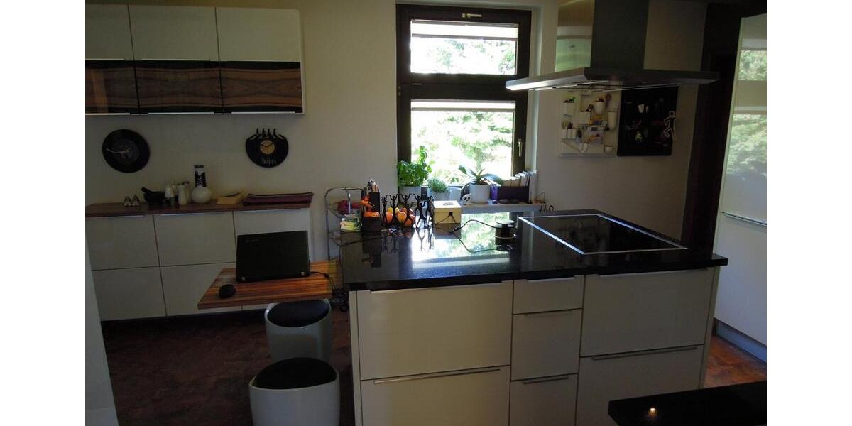 Einfamilienhaus Perleberg - 10 Zimmer, 300 m&sup2;, 420.000&euro; | Angebot:24606564