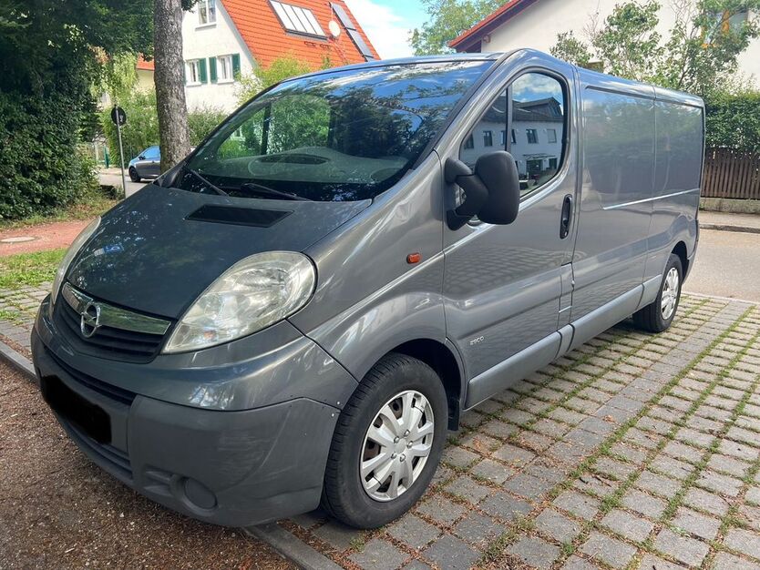 Opel Vivaro 236.000 km 4.800 € München 81673
