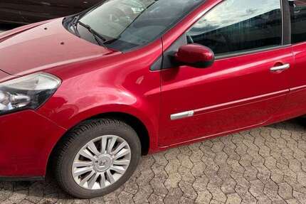 Renault Clio 110.000 km 3.990 &euro; Saarbrücken 66115