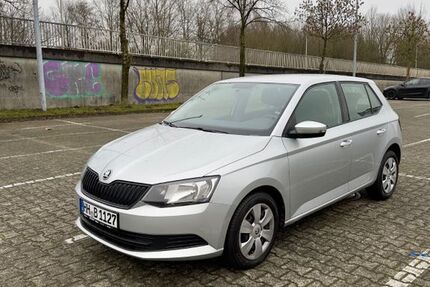 Skoda Fabia 134.592 km 5.200 &euro; Hamburg 22769