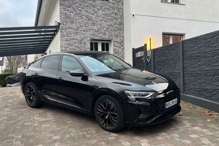 Audi Q8 e-tron 27.500 km 47.999 &euro; Gelsenkirchen 45892