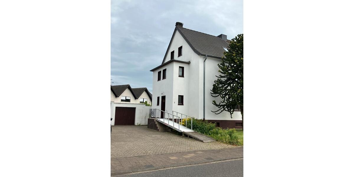 Reihenhaus Düren Mariaweiler-Hoven - 7 Zimmer, 115 m&sup2;, 250.000&euro; | Angebot:26544760