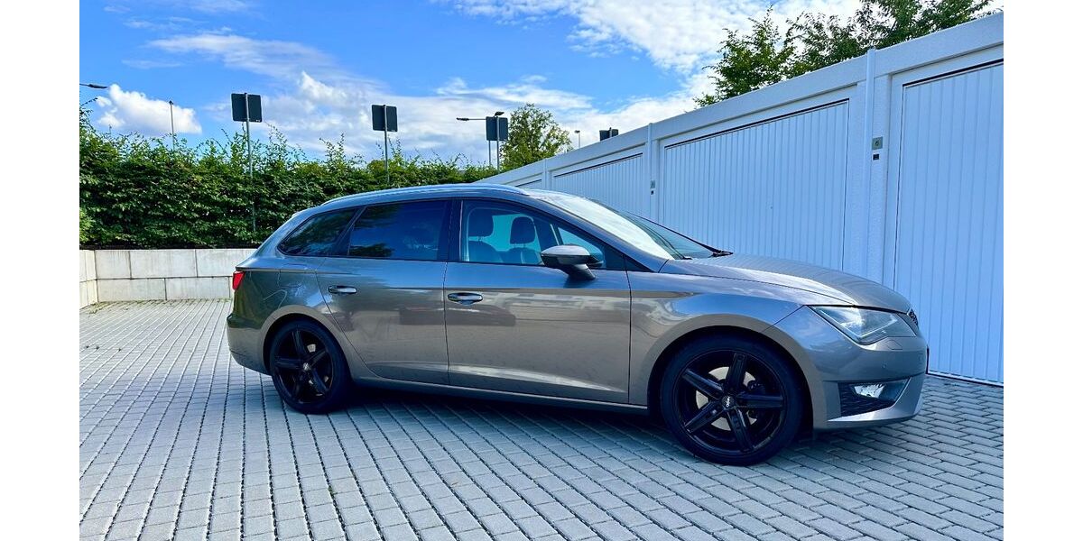 Seat Leon 113.000 km 12.299 € Chemnitz 09117