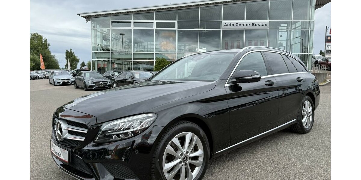 Mercedes-Benz C 180 AVANTGARDE/BURMESTER/KAMERA/HEAD UP/LEDER 72.347 km 23.900 &euro; Villingen-Schwenningen 78054