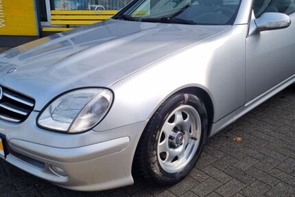 Mercedes-Benz SLK 200 112.000 km 6.993 &euro; Pelm 54570