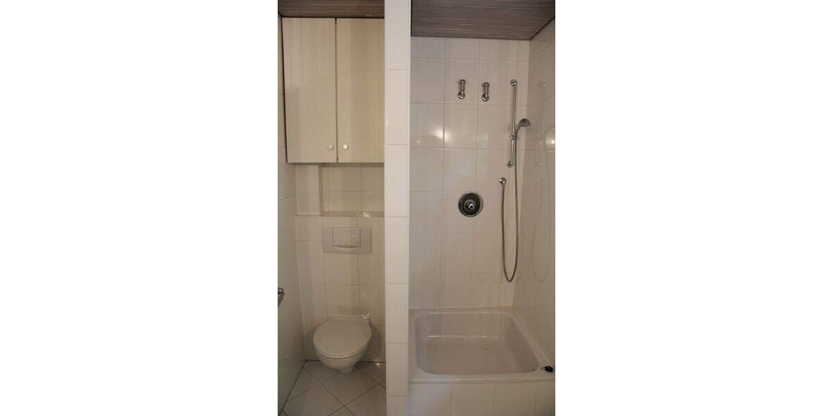 Einfamilienhaus Friedrichsdorf - 8 Zimmer, 224 m&sup2;, 2.900&euro; | Angebot:24708475